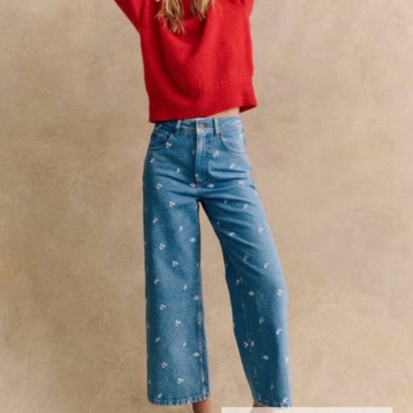 Sezane Denim - RARE EUC Sezane Le Crop Jeans with Flowers